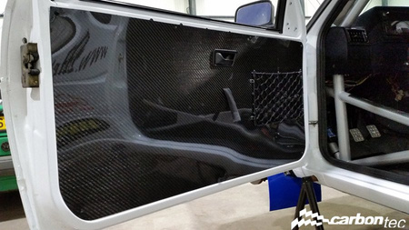Karbonové dveřní panely na VW Golf Mk2 3d