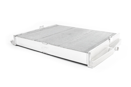 Toyota Supra A90 a BMW Z4 Chladicí radiátor mezichladiče