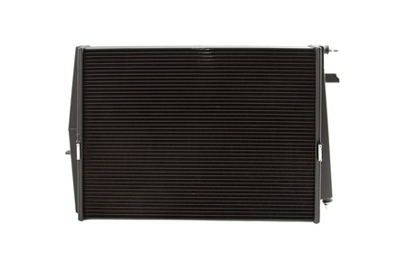 Toyota Supra A90 a BMW Z4 Chladicí radiátor mezichladiče