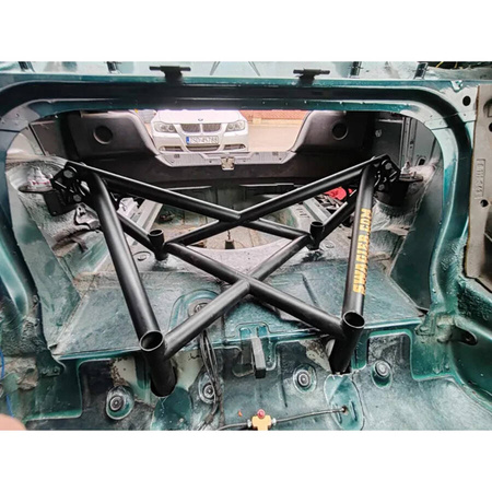 Rozpěrná tyč BMW E46 - Zadní 6bodový X-BRACE