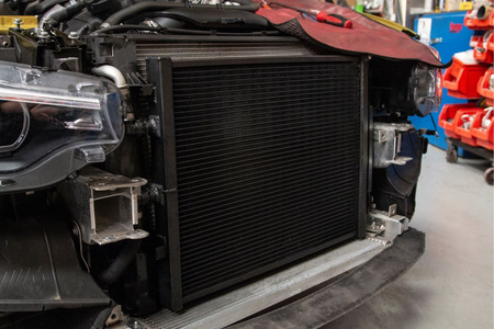 BMW M3/M4 a M2 Competition mezichladič chladicí kapaliny