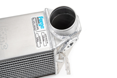 Hliníkový mezichladič Forge montovaný z boku pro VW Golf a SEAT Leon 1.8T - FMINTMK4S