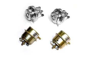 Pár nastavitelných aktuátorů pro Nissan 350Z s APS turbem