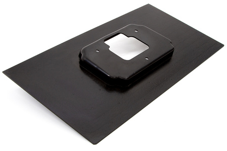 Tvarovaný držák panelu Haltech IC-7 - HT-060090