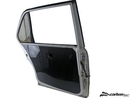 Karbonové dveřní panely pro BMW E30 sedan